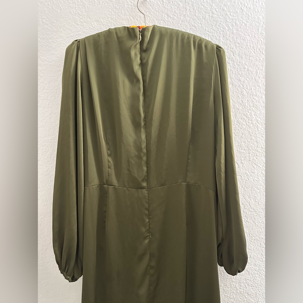 Dress - Picture 6 of 9